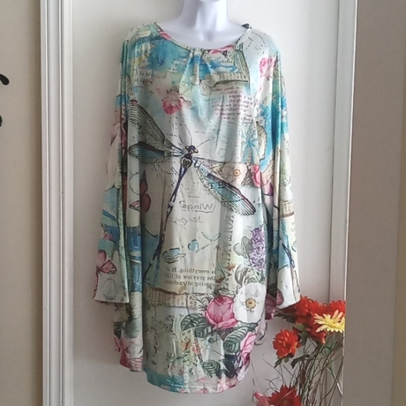 ⭐️ Host Pick ⭐️ Dragonfly Print  Plus Tunic Top - Picture 2 of 8